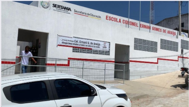Leia mais sobre o artigo Prefeito de Sertânia inaugura nova Escola
