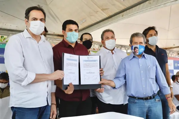 Leia mais sobre o artigo Gonzaga Patriota acompanha agenda de Paulo Câmara no Pajeú e Moxotó