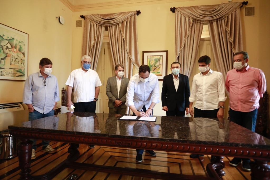 Leia mais sobre o artigo Em Sertânia, escolas Amaro Lafayette e Jorge de Menezes ganharão quadra poliesportiva