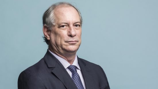 Leia mais sobre o artigo Após ser alvo da PF, Ciro Gomes acusa Bolsonaro de criar um estado policial e diz que operação tenta causar danos em sua pré-candidatura à presidência