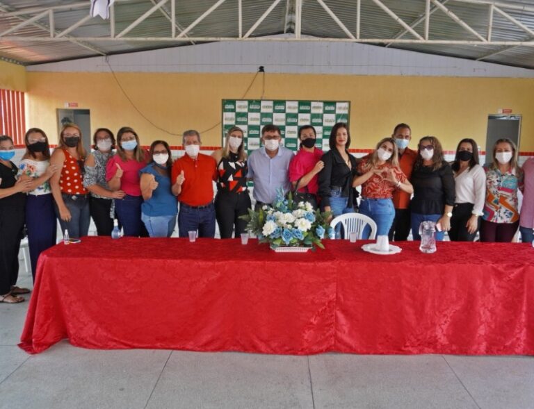 Leia mais sobre o artigo Gonzaga Patriota visita municÃ­pios pernambucanos durante recesso parlamentar