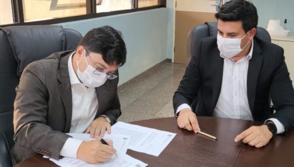 Leia mais sobre o artigo Carlos Veras representa no MPPE contra acordo de uso de dados dos cidadÃ£os