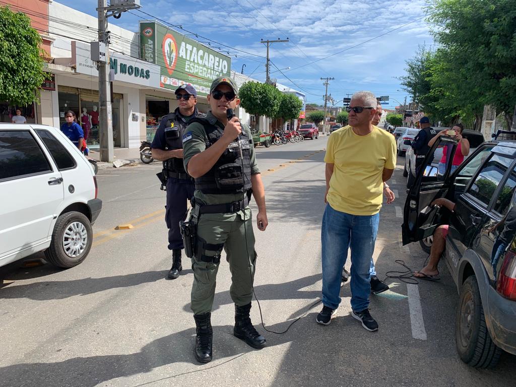 Leia mais sobre o artigo Sertânia realiza ações de conscientização sobre o trânsito na campanha Maio Amarelo