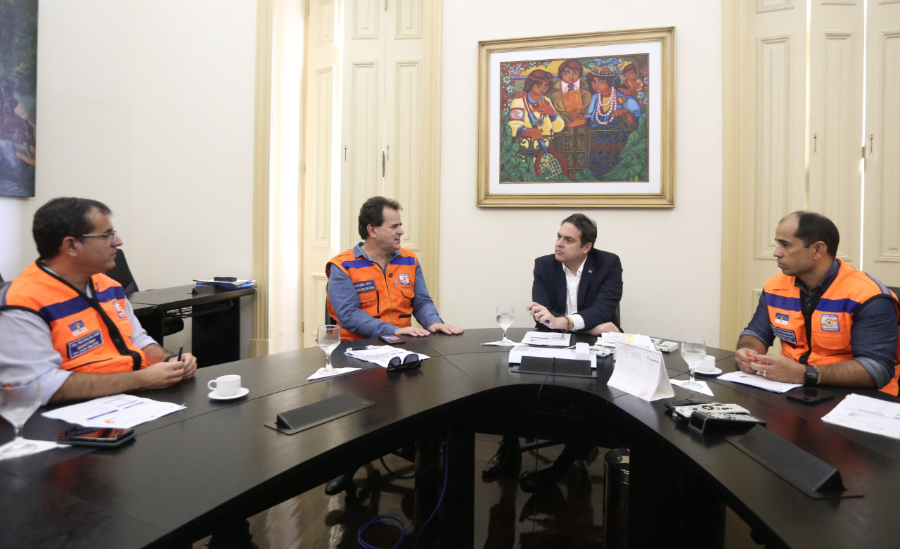 Leia mais sobre o artigo Paulo Câmara recebe o Secretário Nacional de Defesa Civil