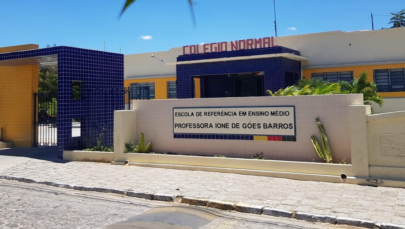 Leia mais sobre o artigo Alta de casos de Covid suspende aulas em mais de metade das turmas em escola estadual de Afogados