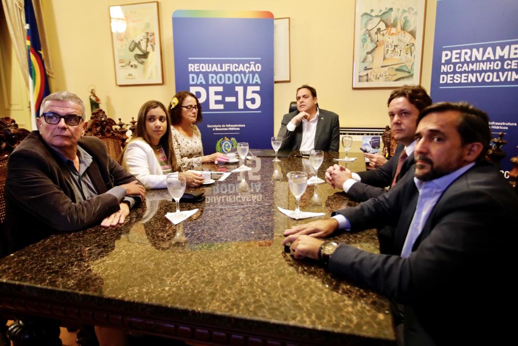 Leia mais sobre o artigo Governo de Pernambuco anuncia requalificação da PE-015￼￼