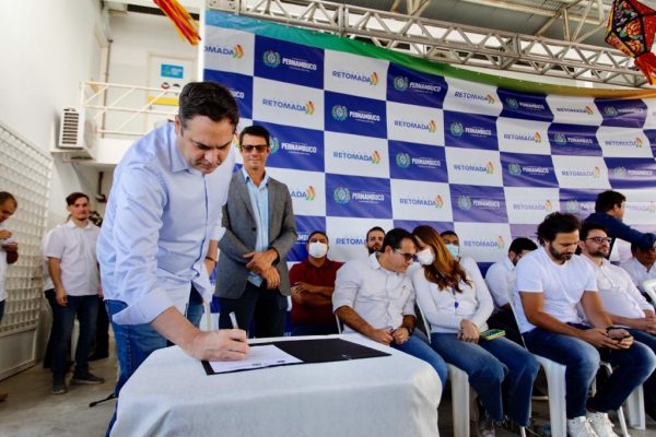 Leia mais sobre o artigo Paulo Câmara leva mais investimentos do Plano Retomada para o Sertão de Itaparica