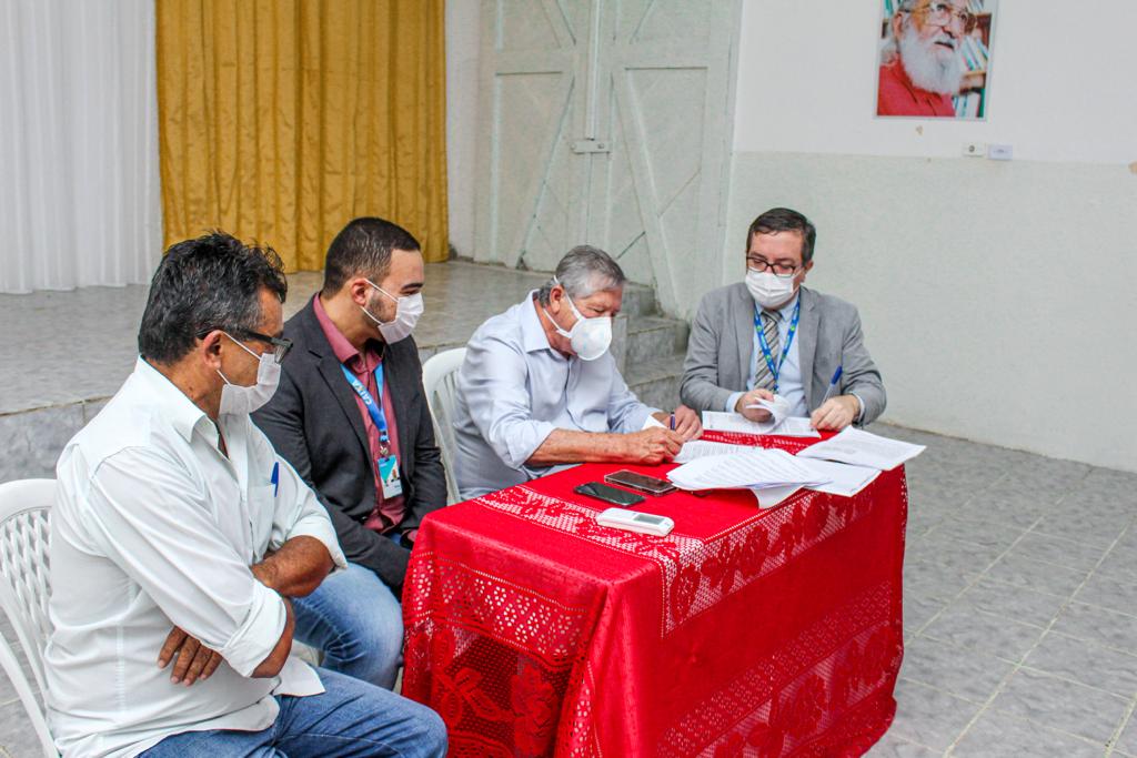 Leia mais sobre o artigo Prefeitura de Sertânia assina contrato de R$ 15 milhões com a Caixa Econômica Federal