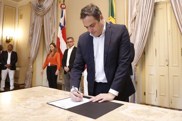 Leia mais sobre o artigo Estado investe cerca de R$ 67 milhões em obras para 15 municípios