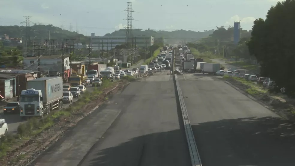 Leia mais sobre o artigo BR-232 terá interdição e desvio de trânsito a partir de sábado por causa de nova etapa de obra