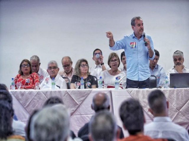 Leia mais sobre o artigo Danilo Cabral pede voto a Lula, não cita Marília Arraes e diz “entender questões locais”