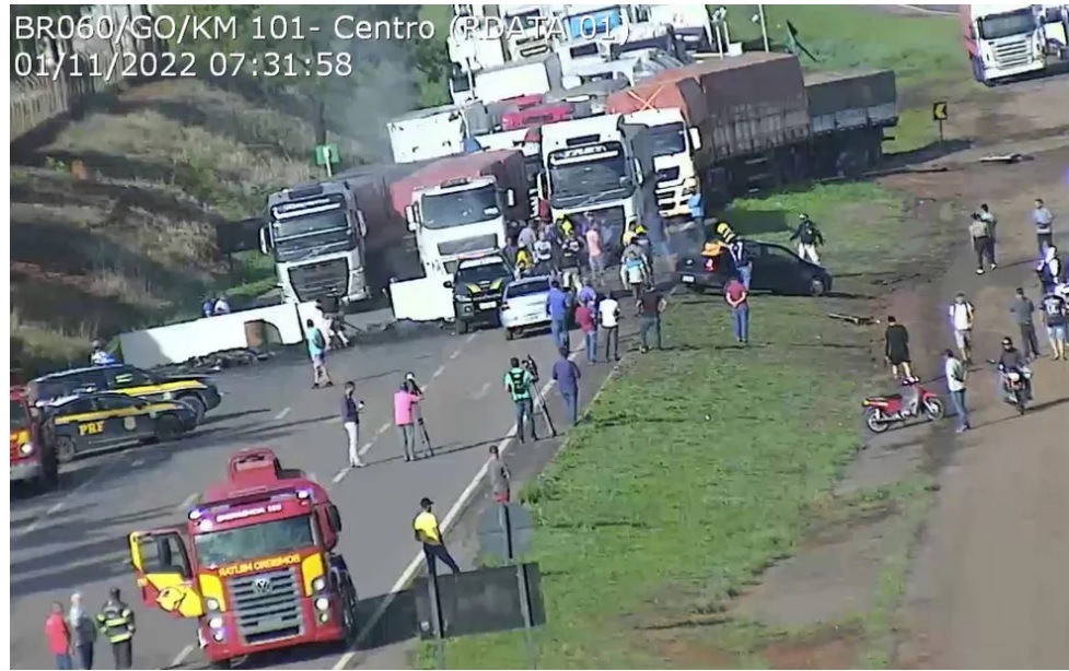 Leia mais sobre o artigo Moraes reforça que PMs também podem desbloquear vias federais, multar e prender responsáveis