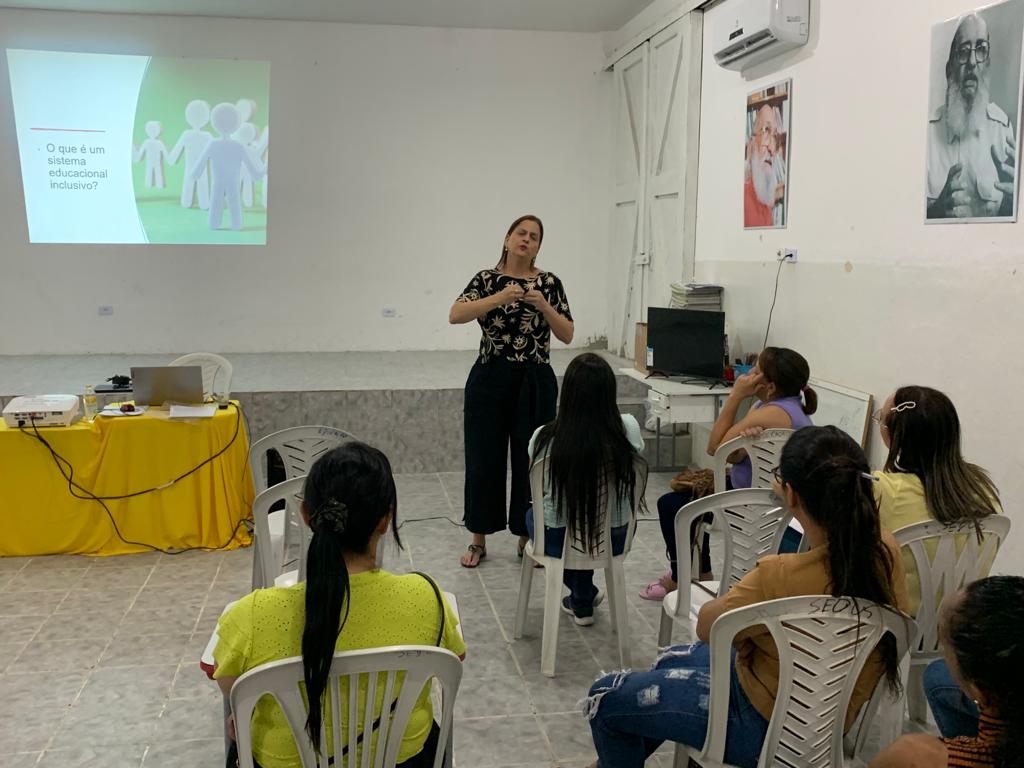 Leia mais sobre o artigo Sertânia: NEMIP dá início ao segundo módulo do curso “Desafios da inclusão de crianças com deficiência na educação básica