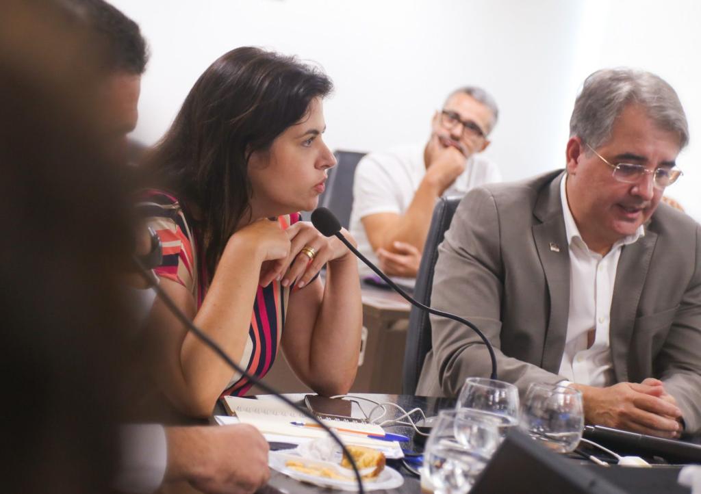 Leia mais sobre o artigo Equipe de transição de Raquel Lyra se reúne com secretário de Educação