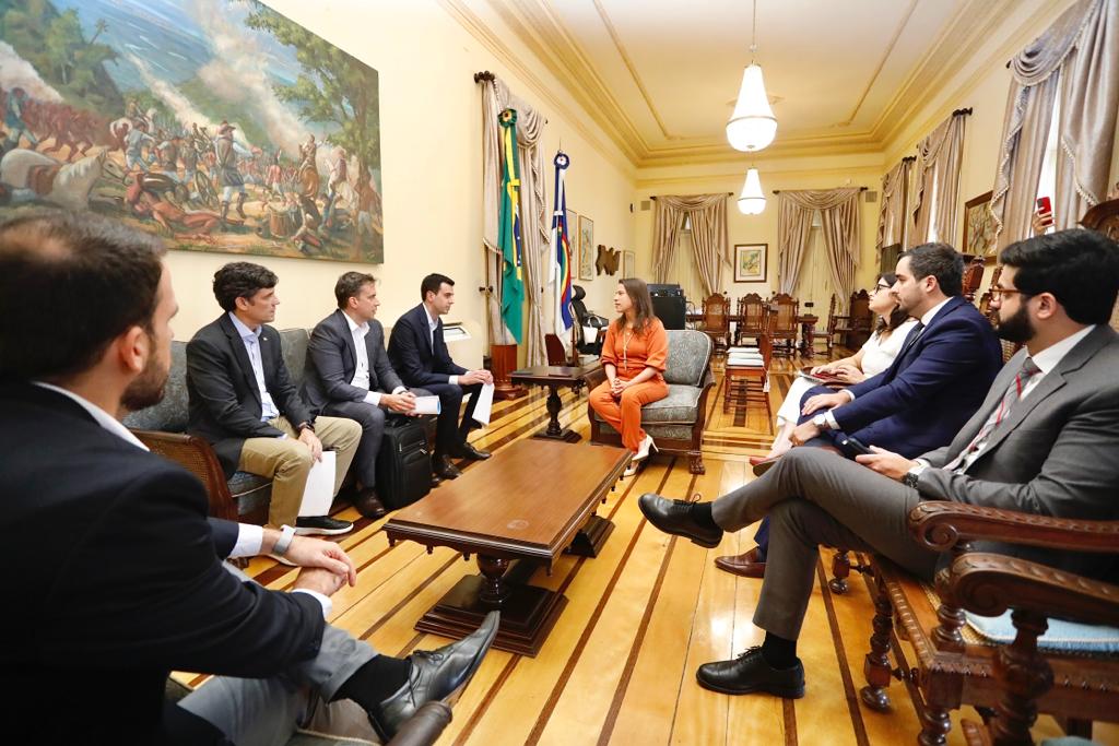 Leia mais sobre o artigo <strong>Governo articula a ampliação de voos da Azul em Pernambuco</strong>