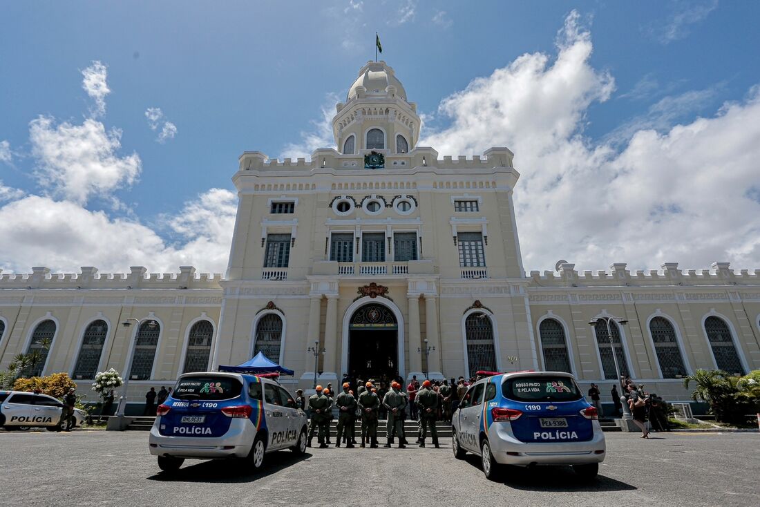 Leia mais sobre o artigo Governo de Pernambuco anuncia investimento em segurança e programa de integração policial