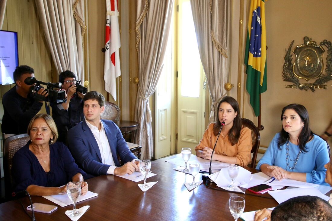 Leia mais sobre o artigo Raquel reúne prefeitos da Região Metropolitana e cria comitê de políticas para a área