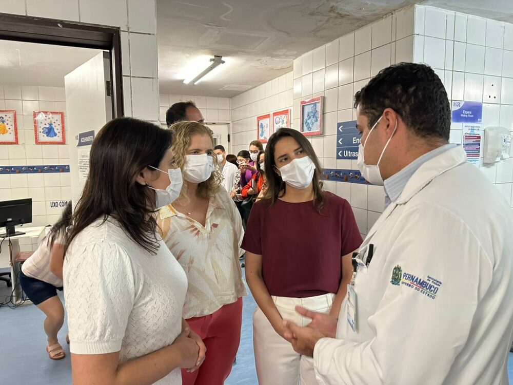 Leia mais sobre o artigo Raquel visita HR e diz que tem compromisso de descentralizar a saúde