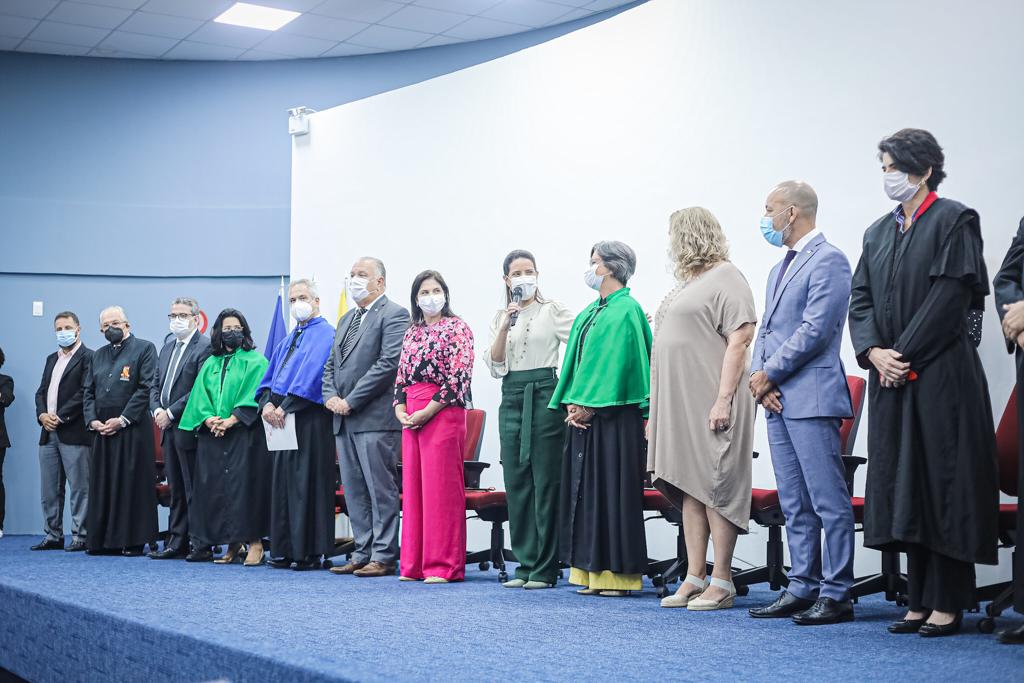 Leia mais sobre o artigo <strong>Raquel Lyra empossa primeira mulher eleita como reitora da UPE</strong>