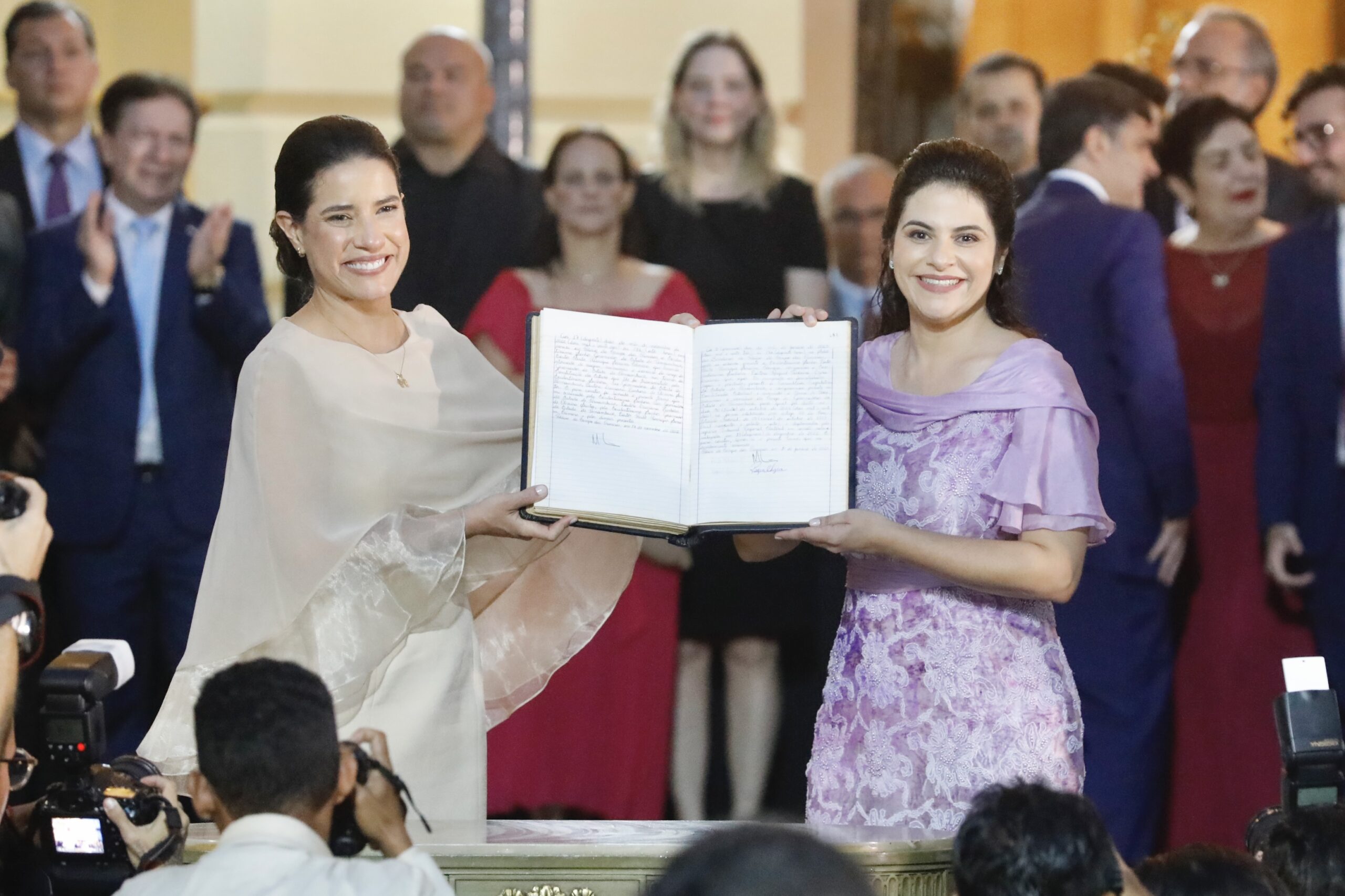 Leia mais sobre o artigo Raquel Lyra toma posse como governadora de Pernambuco