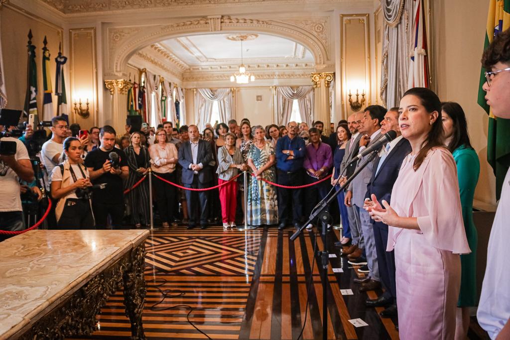 Leia mais sobre o artigo <strong>Raquel Lyra empossa secretariado da nova gestão do Estado</strong>