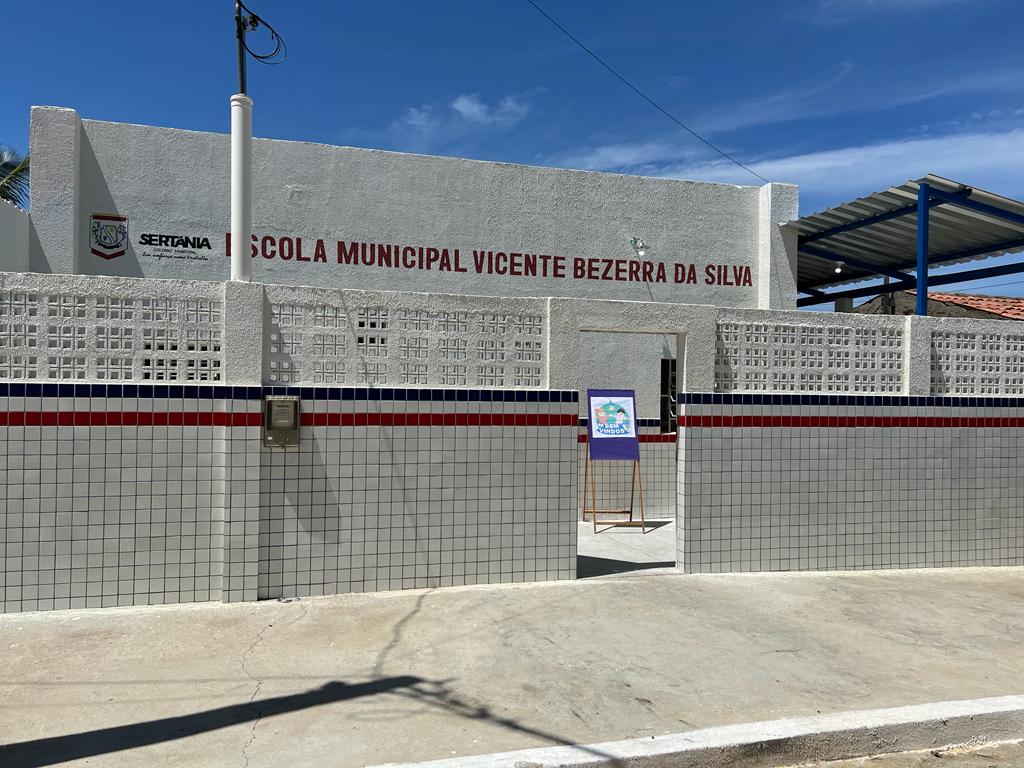 Leia mais sobre o artigo Sertânia: Várzea Velha ganha nova escola e quadra de esportes