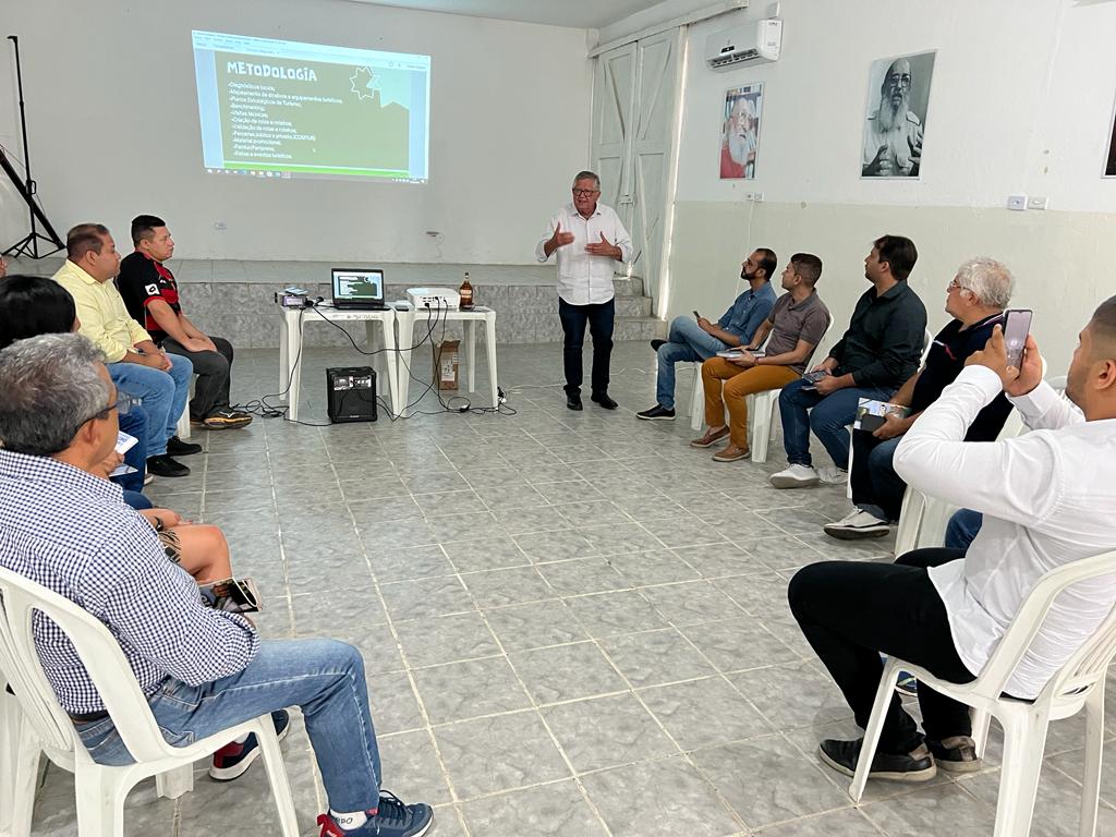 Leia mais sobre o artigo Sertânia sedia encontro de secretários e dirigentes municipais de turismo