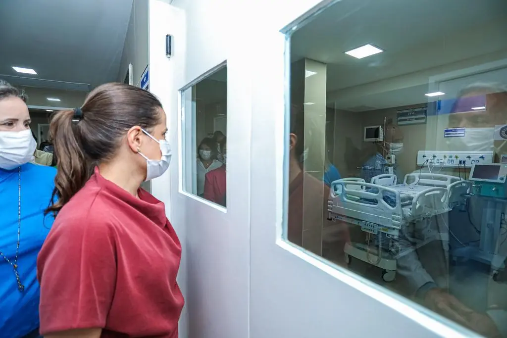 Leia mais sobre o artigo <a href="https://falape.com/governadora-raquel-lyra-inaugura-leitos-de-terapia-intensiva-na-zona-da-mata/">Governadora Raquel Lyra inaugura leitos de terapia intensiva na Zona da Mata</a>