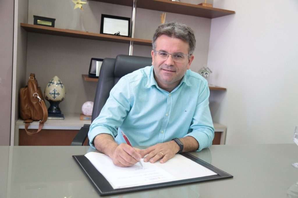 Leia mais sobre o artigo Prefeito de Afogados autoriza licitação para contratação de empresa que irá conduzir concurso público