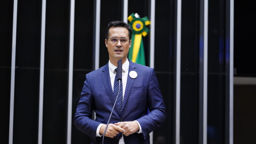 Leia mais sobre o artigo Por unanimidade, TSE cassa mandato do deputado Deltan Dallagnol, ex-procurador da Lava-Jato