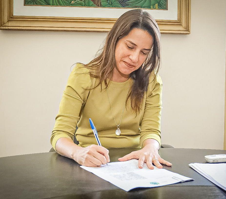 Leia mais sobre o artigo Raquel Lyra sanciona lei que autoriza empréstimos de até R$ 3,4 bilhões para realizar investimentos em Pernambuco