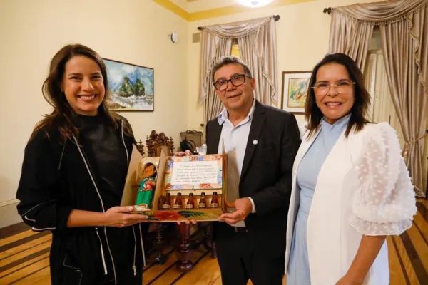 Leia mais sobre o artigo Wellington Maciel se reúne com Raquel Lyra e reforça convite para o São João