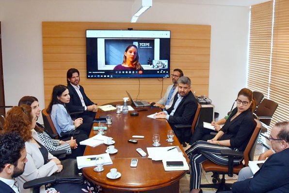 Leia mais sobre o artigo TCE discute retomada de obras paralisadas em Pernambuco