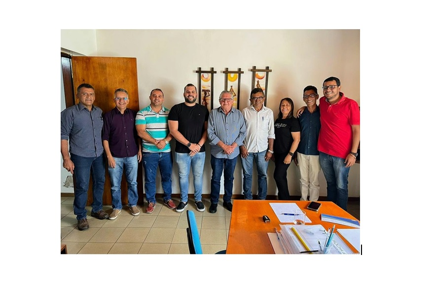 Leia mais sobre o artigo Vice-prefeito de Sertânia emite nota sobre posicionamento político