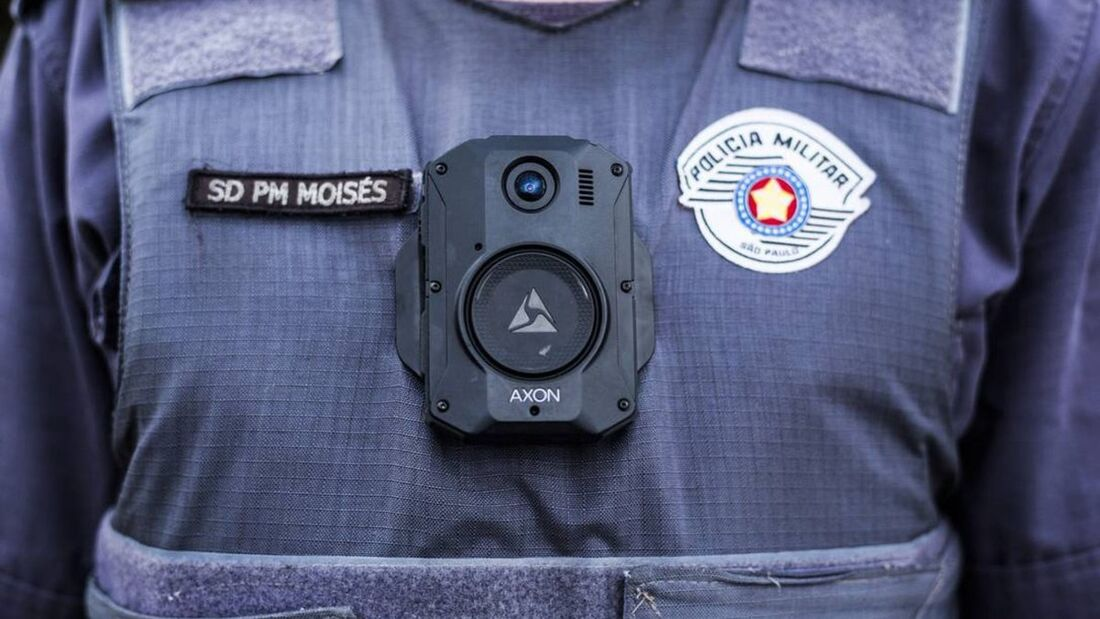 Leia mais sobre o artigo Câmeras nos uniformes serão usadas por PMs de Pernambuco a partir de setembro
