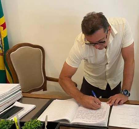 Leia mais sobre o artigo Prefeito Wellington Maciel reduz salários para conter despesas