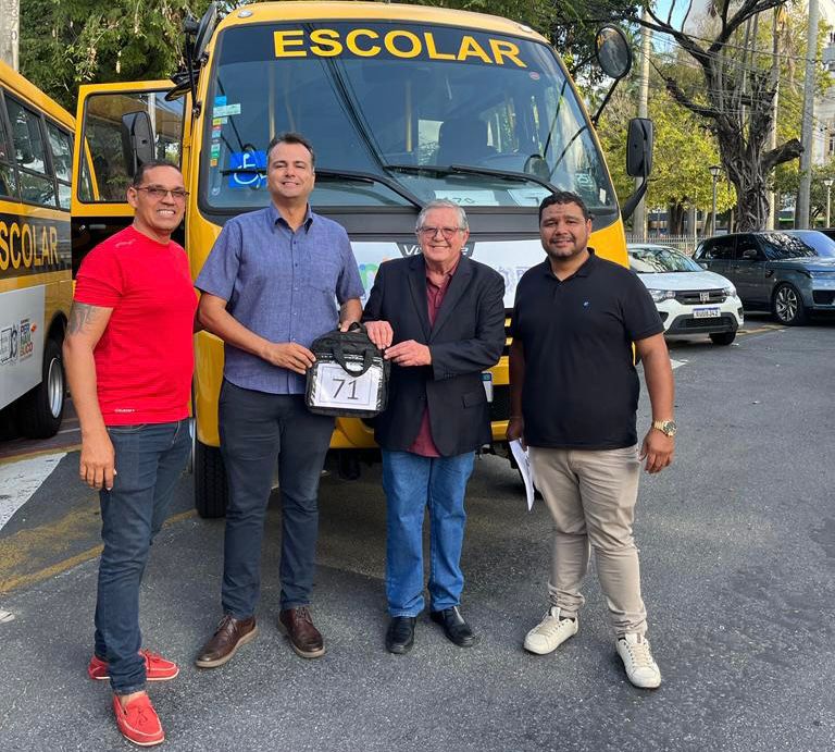 Leia mais sobre o artigo Sertânia conquista mais um ônibus escolar