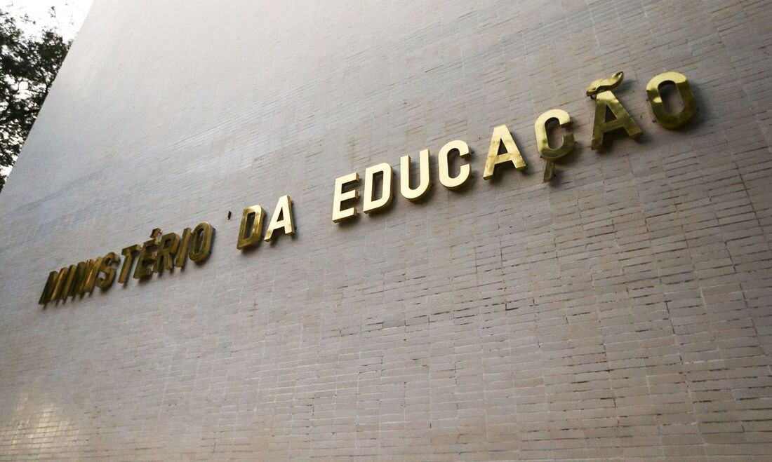 Leia mais sobre o artigo MEC abrirá consulta pública sobre educação a distância para os cursos de Direito, Odontologia, Psicologia e Enfermagem