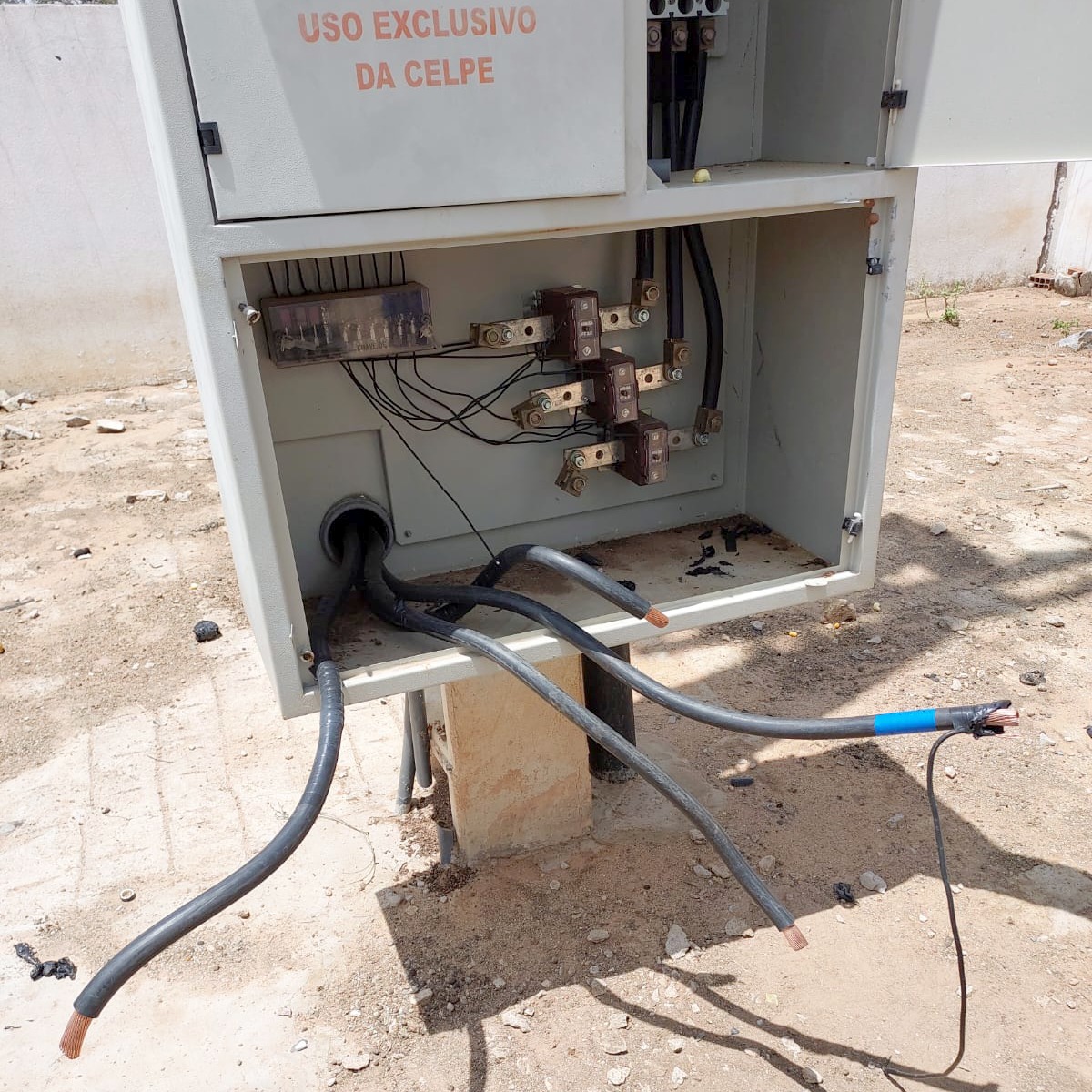 Leia mais sobre o artigo Compesa trabalha para retomar operação de poços que foram furtados no Sertão