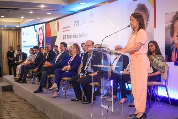 Leia mais sobre o artigo Raquel Lyra participa de seminário sobre a primeira infância e destaca investimento para Pernambuco