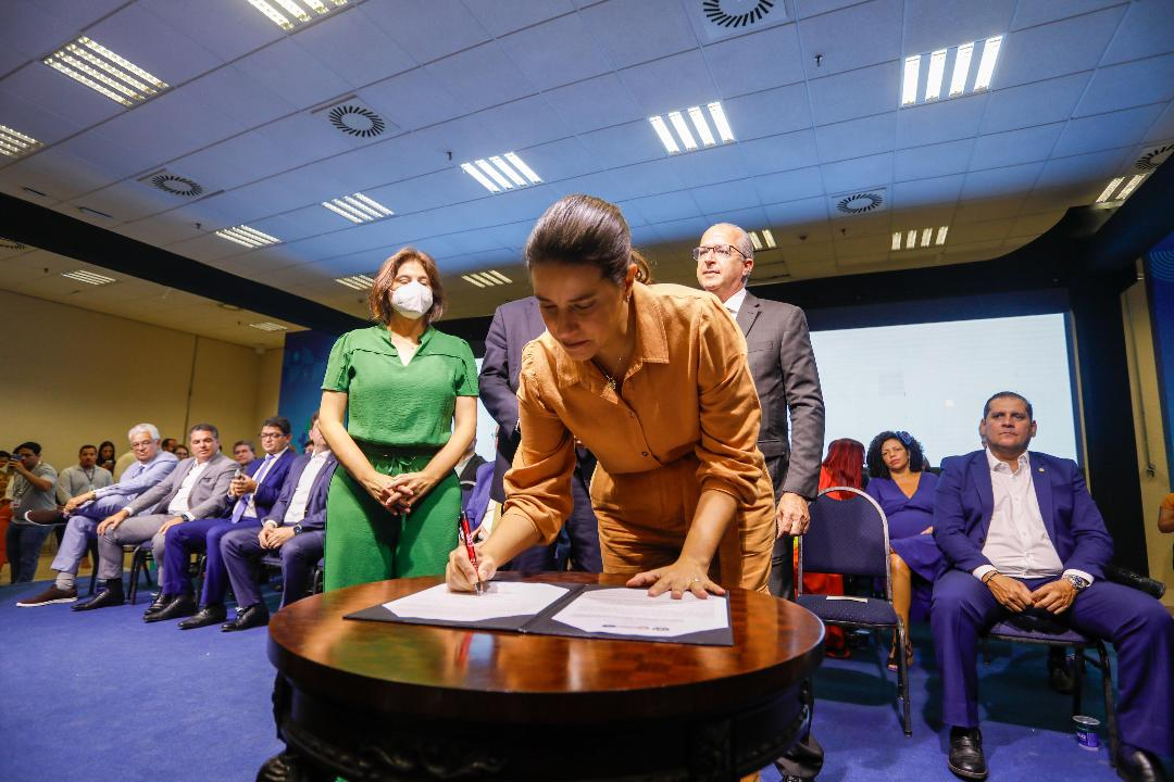 Leia mais sobre o artigo Governadora de Pernambuco apresenta o Juntos pela Segurança