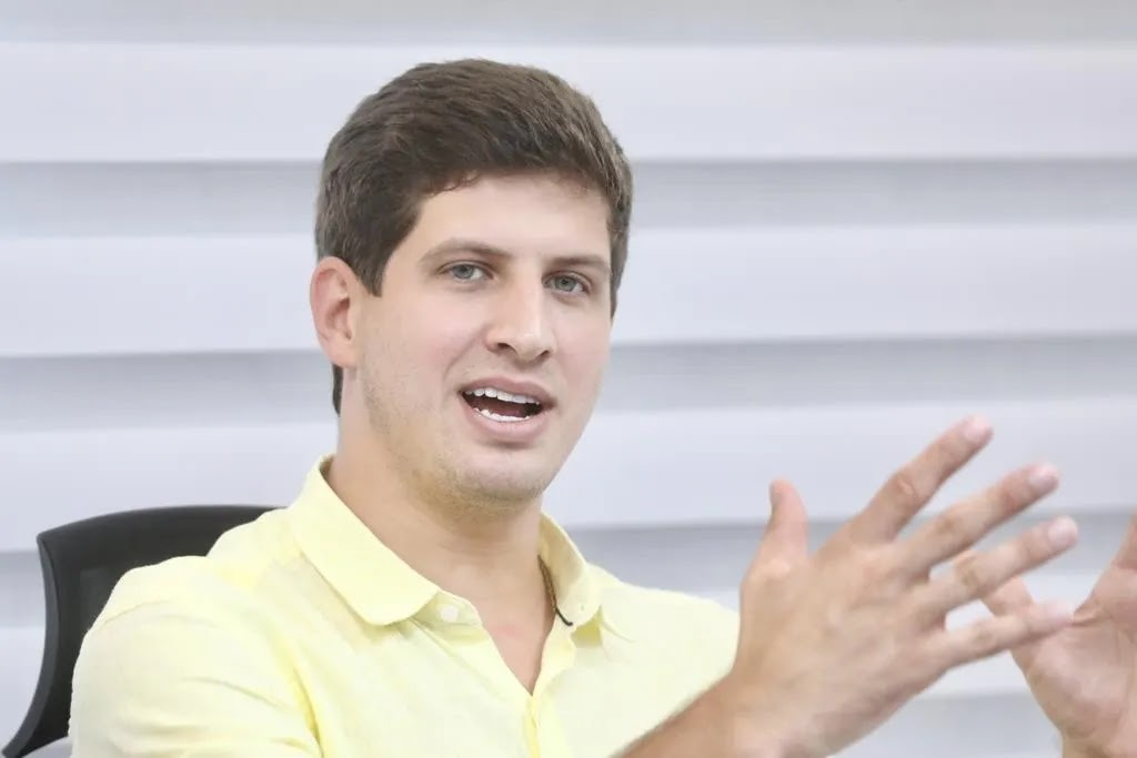 Leia mais sobre o artigo Prefeito de Recife abre mão de 7,5 milhões para ajudar 23 municípios em dificuldade econômica em Pernambuco