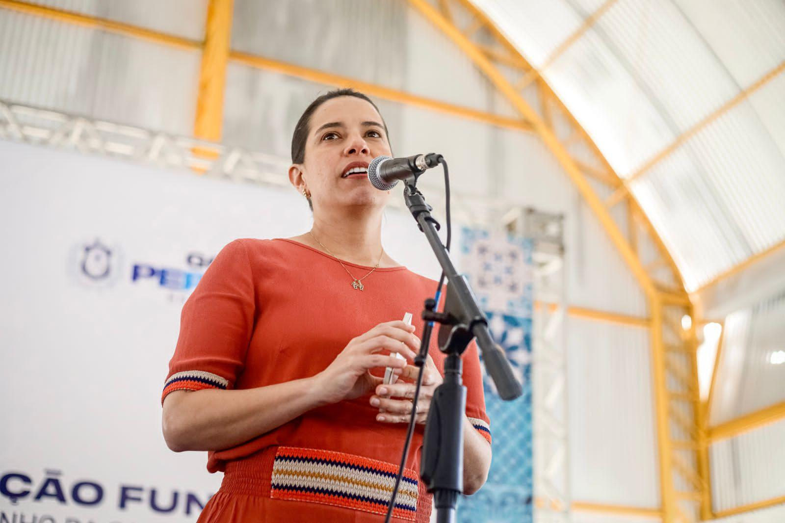 Leia mais sobre o artigo Governadora Raquel Lyra vistoria obra na PE-265 e inaugura Estação de Tratamento da Compesa no Sertão