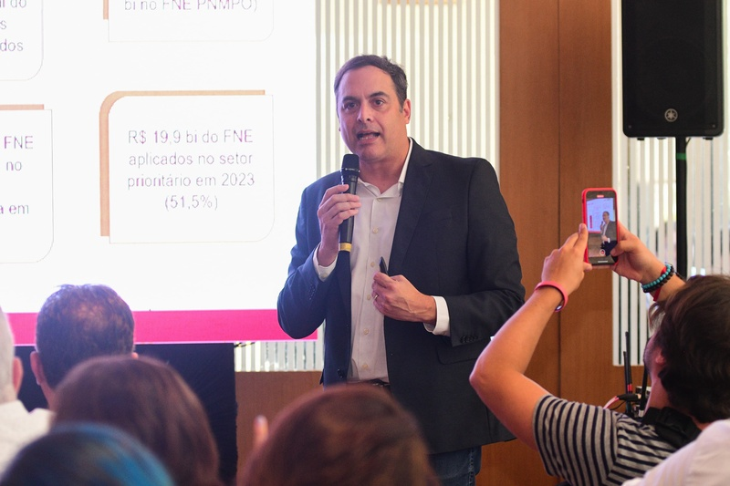 Leia mais sobre o artigo Banco do Nordeste atinge meta de financiamentos via FNE e consolida 2023 como melhor ano da história