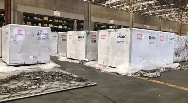 Leia mais sobre o artigo Chegam ao Brasil as primeiras doses da vacina contra a dengue