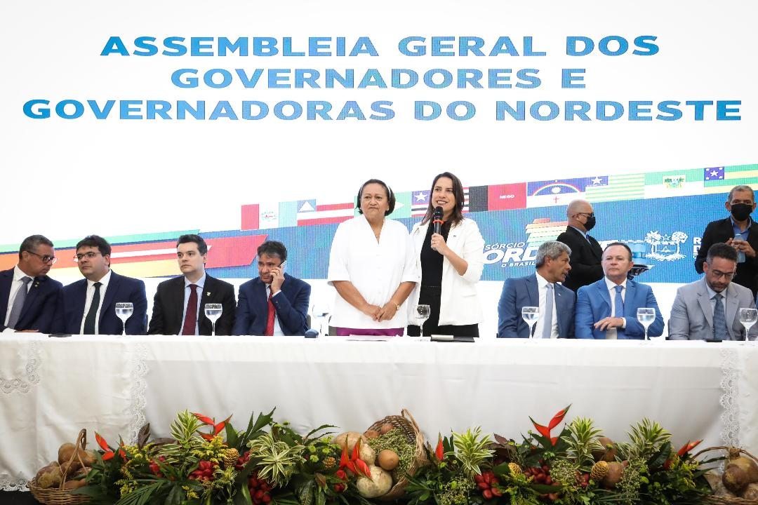Leia mais sobre o artigo Governadora Raquel Lyra participa da posse de Fátima Bezerra como presidente do Consórcio Nordeste