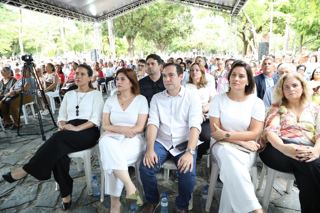 Leia mais sobre o artigo Governadora Raquel Lyra participa do início da Campanha da Fraternidade 2024