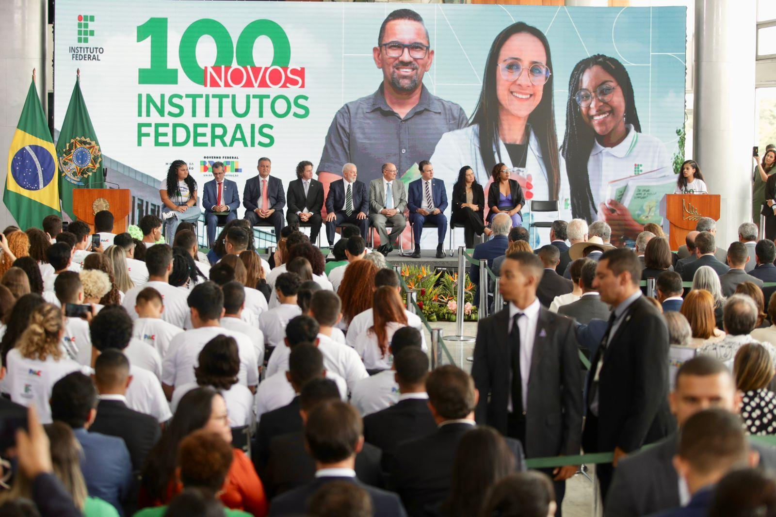 Leia mais sobre o artigo Diogo Moraes comemora conquista de um IFPE para Santa Cruz do Capibaribe