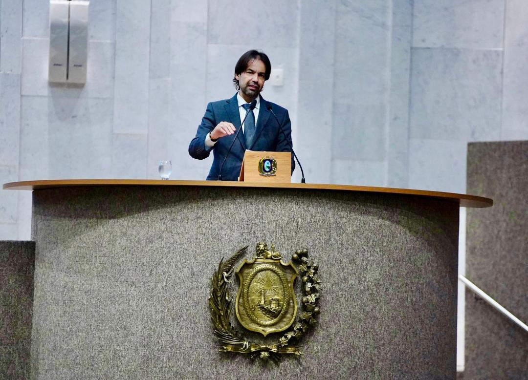 Leia mais sobre o artigo Diogo Moraes presta solidariedade à família jataubense, na tribuna da Alepe