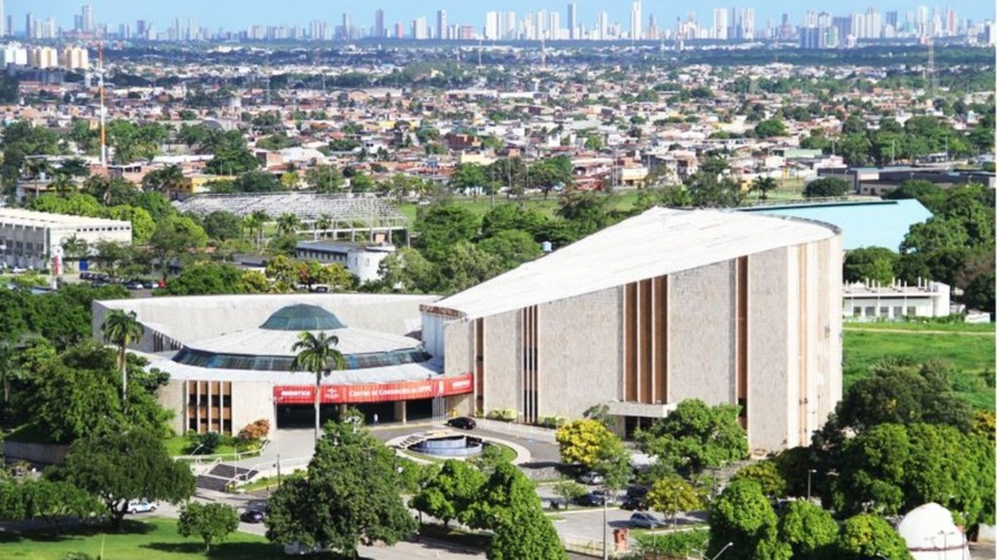 Leia mais sobre o artigo Professores da UFPE vão decidir possível deflagração de greve